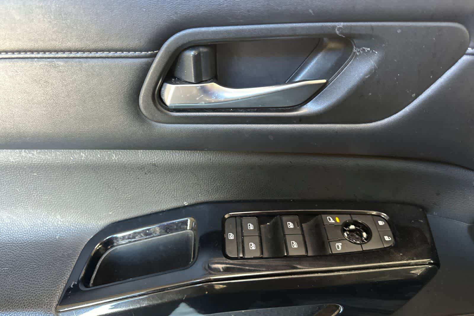 Thumbnail: 2022 Nissan Pathfinder - 14