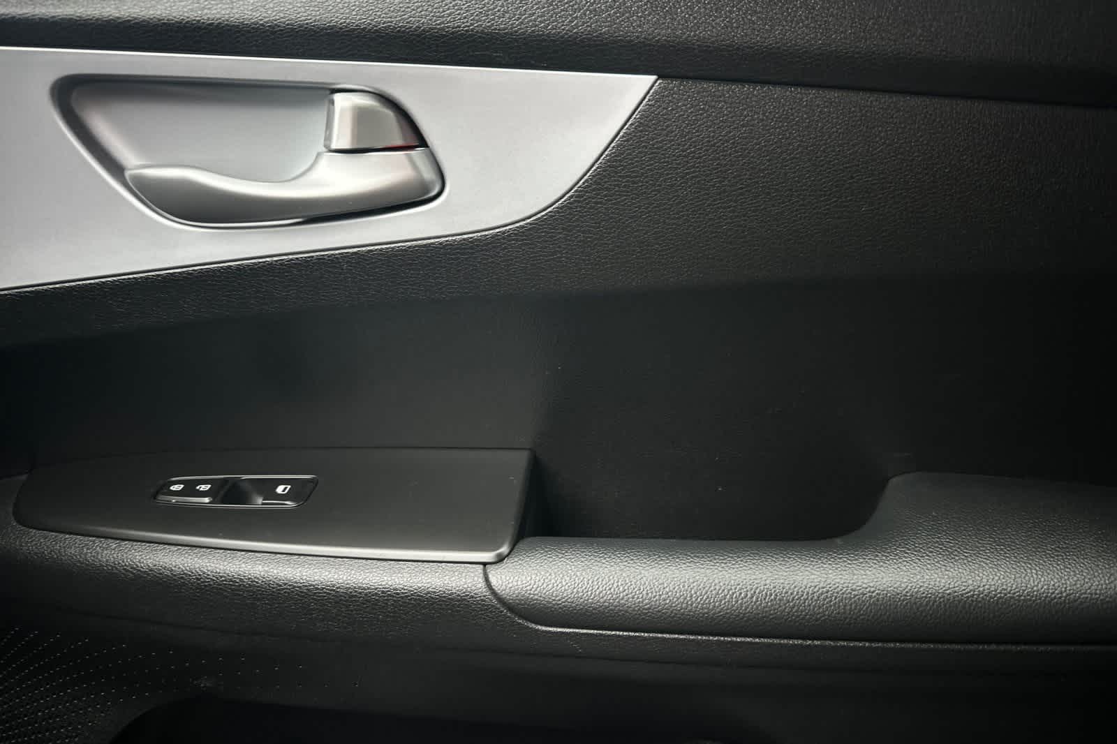 Thumbnail: 2024 Kia Forte - 19