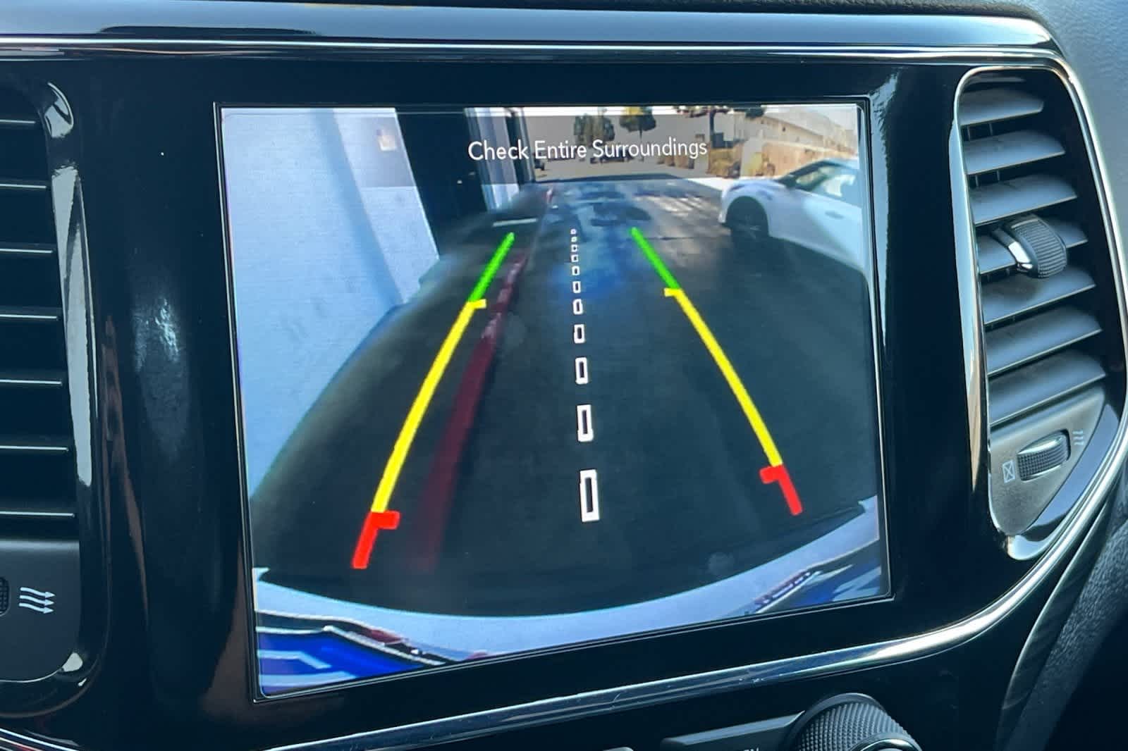 Thumbnail: 2021 Jeep Grand Cherokee - 24