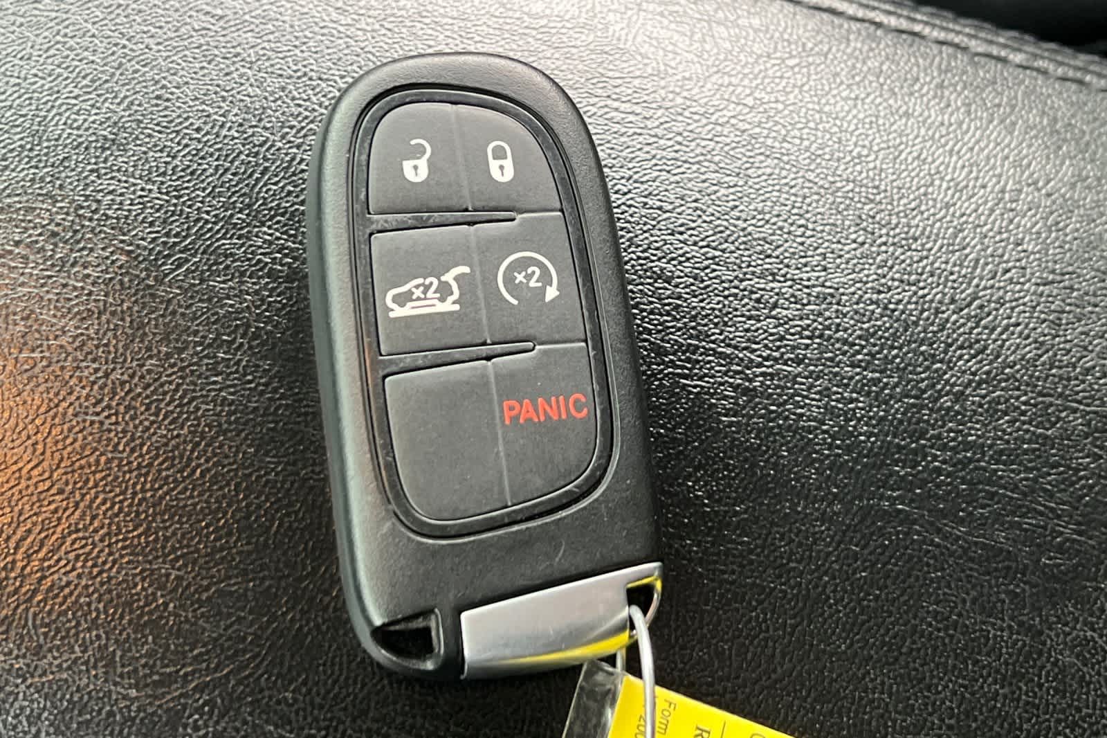 Thumbnail: 2019 Jeep Cherokee - 24