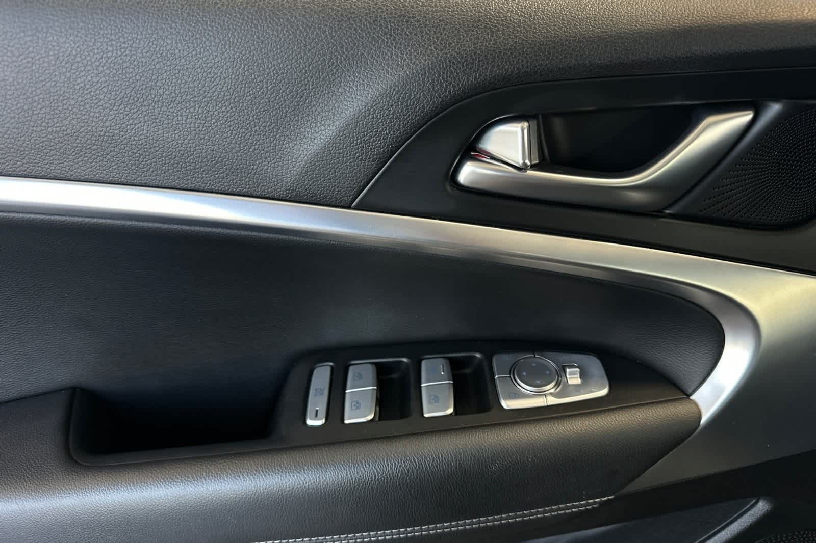 Thumbnail: 2021 Genesis G70 - 15
