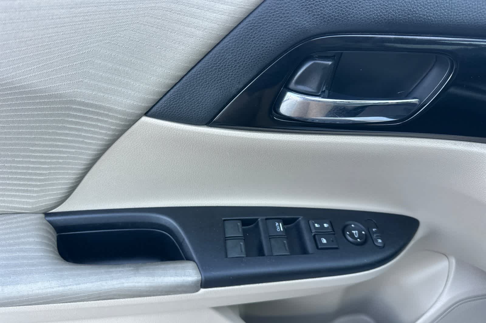 Thumbnail: 2017 Honda Accord - 15