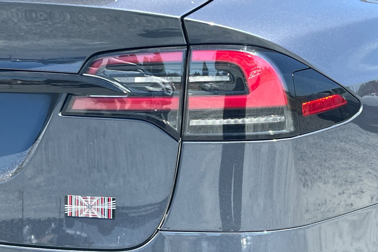 Thumbnail: 2022 Tesla Model X - 13