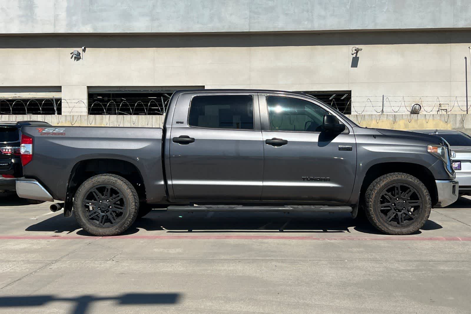 Thumbnail: 2019 Toyota Tundra - 9