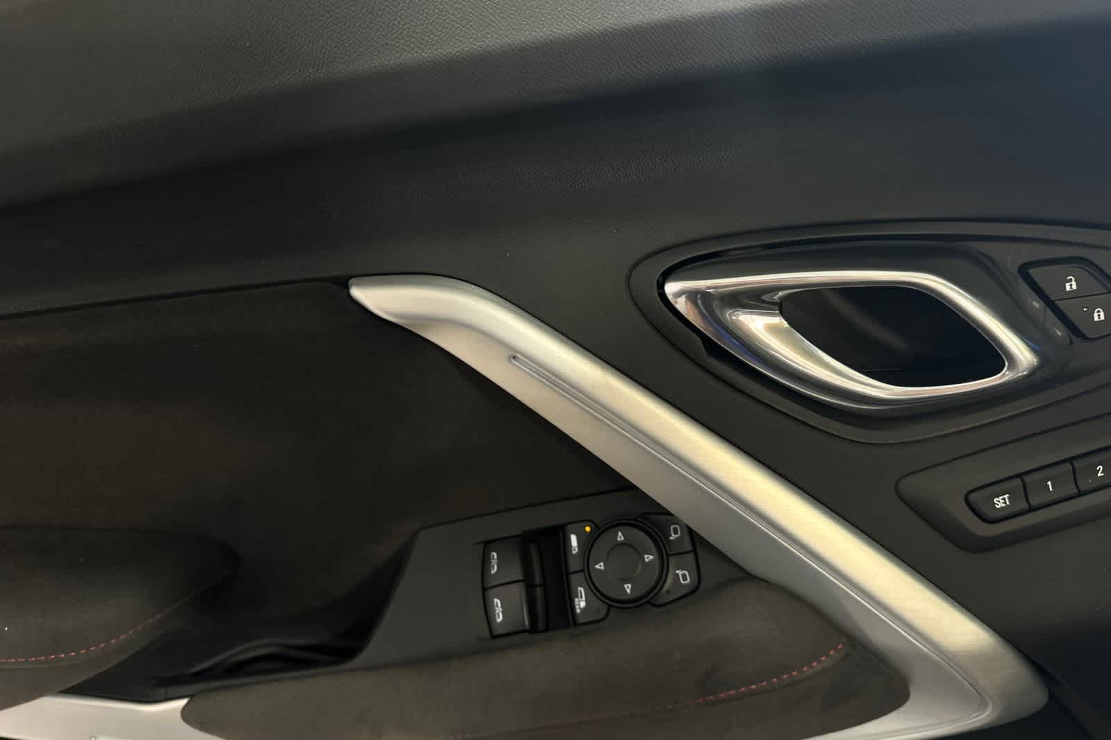 Thumbnail: 2018 Chevrolet Camaro - 15