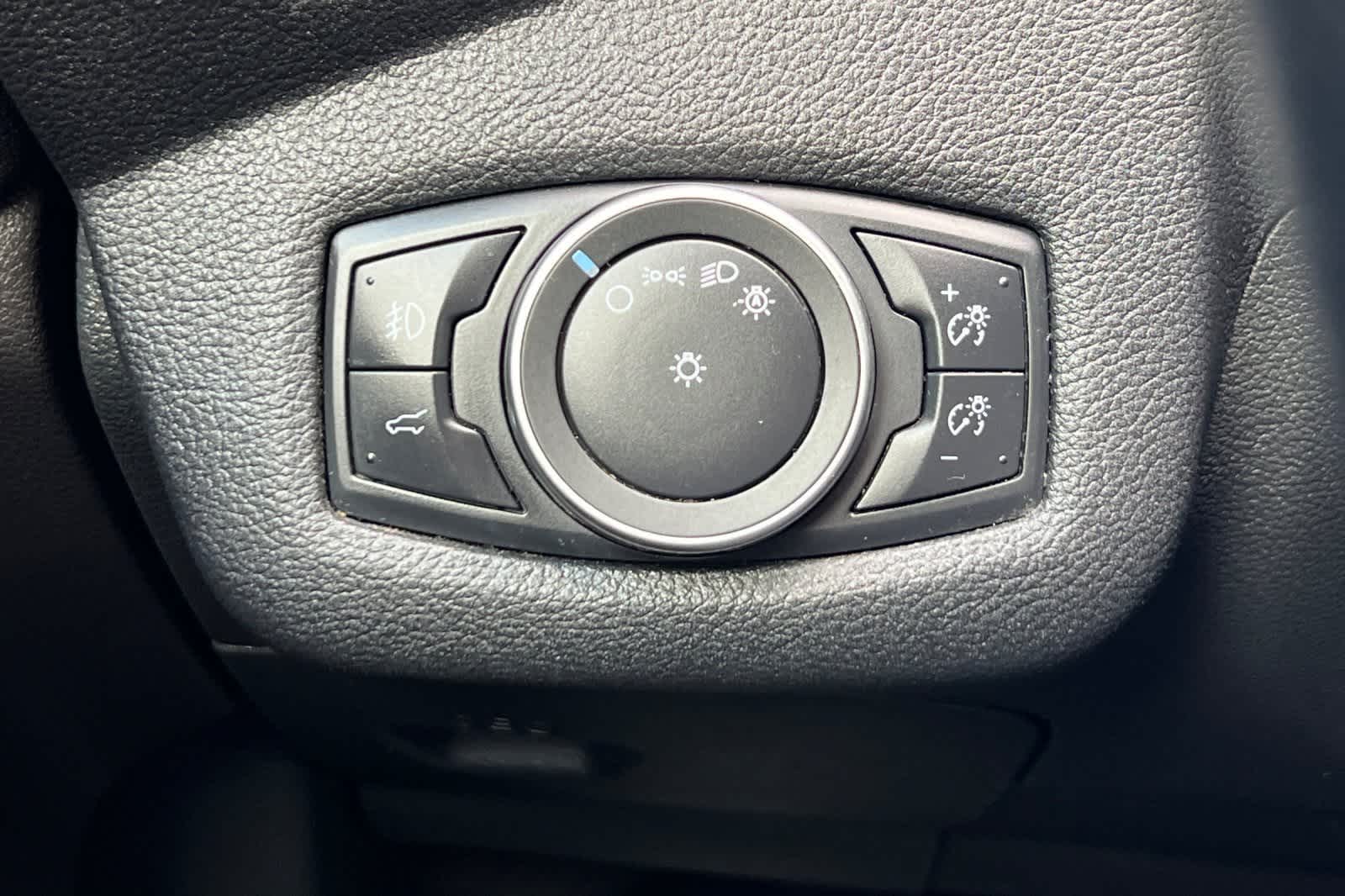 Thumbnail: 2019 Ford Escape - 33