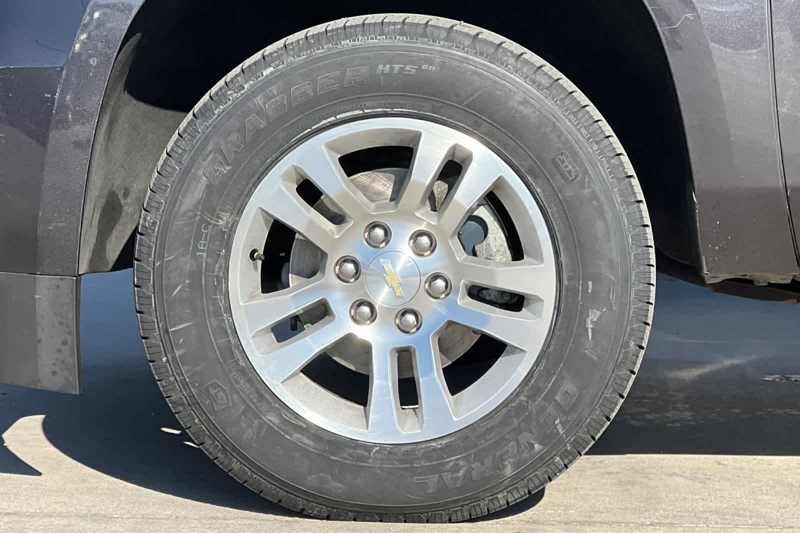 Thumbnail: 2017 Chevrolet Suburban - 38