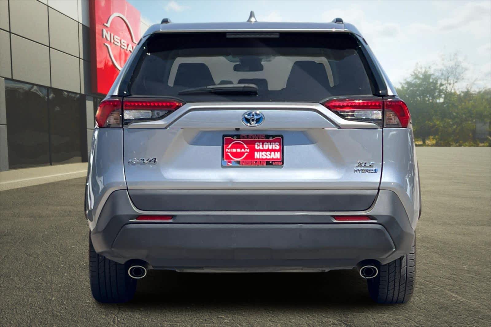 Thumbnail: 2021 Toyota RAV4 - 8