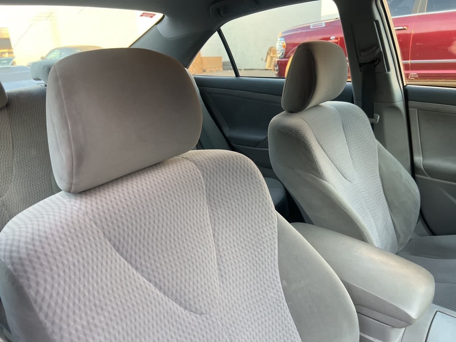 2010 Toyota Camry LE 18