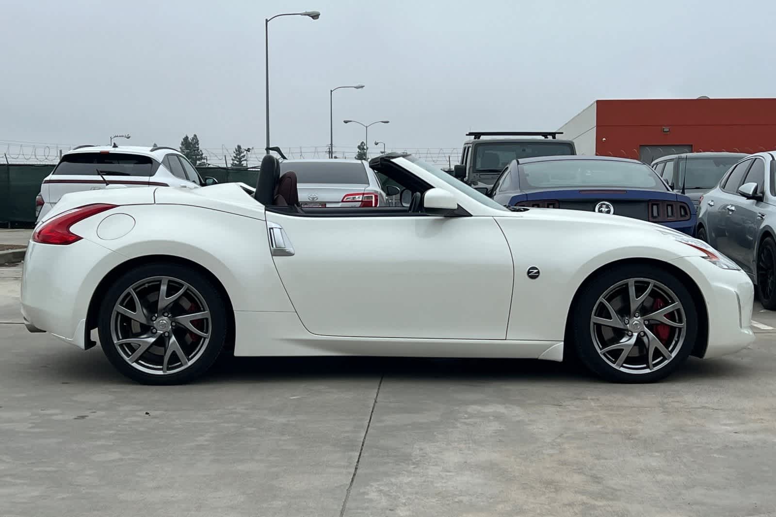 Thumbnail: 2015 Nissan Z - 8