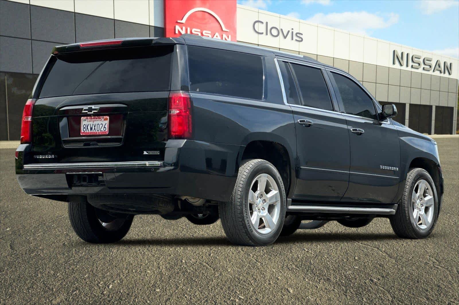 Thumbnail: 2017 Chevrolet Suburban - 3