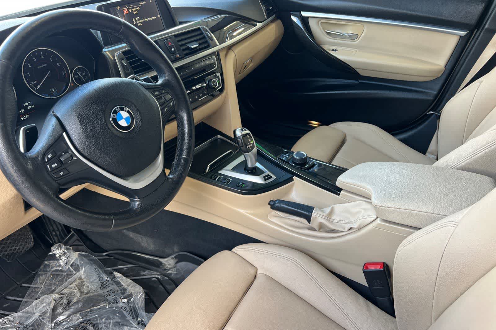 Thumbnail: 2017 BMW 3 Series - 12