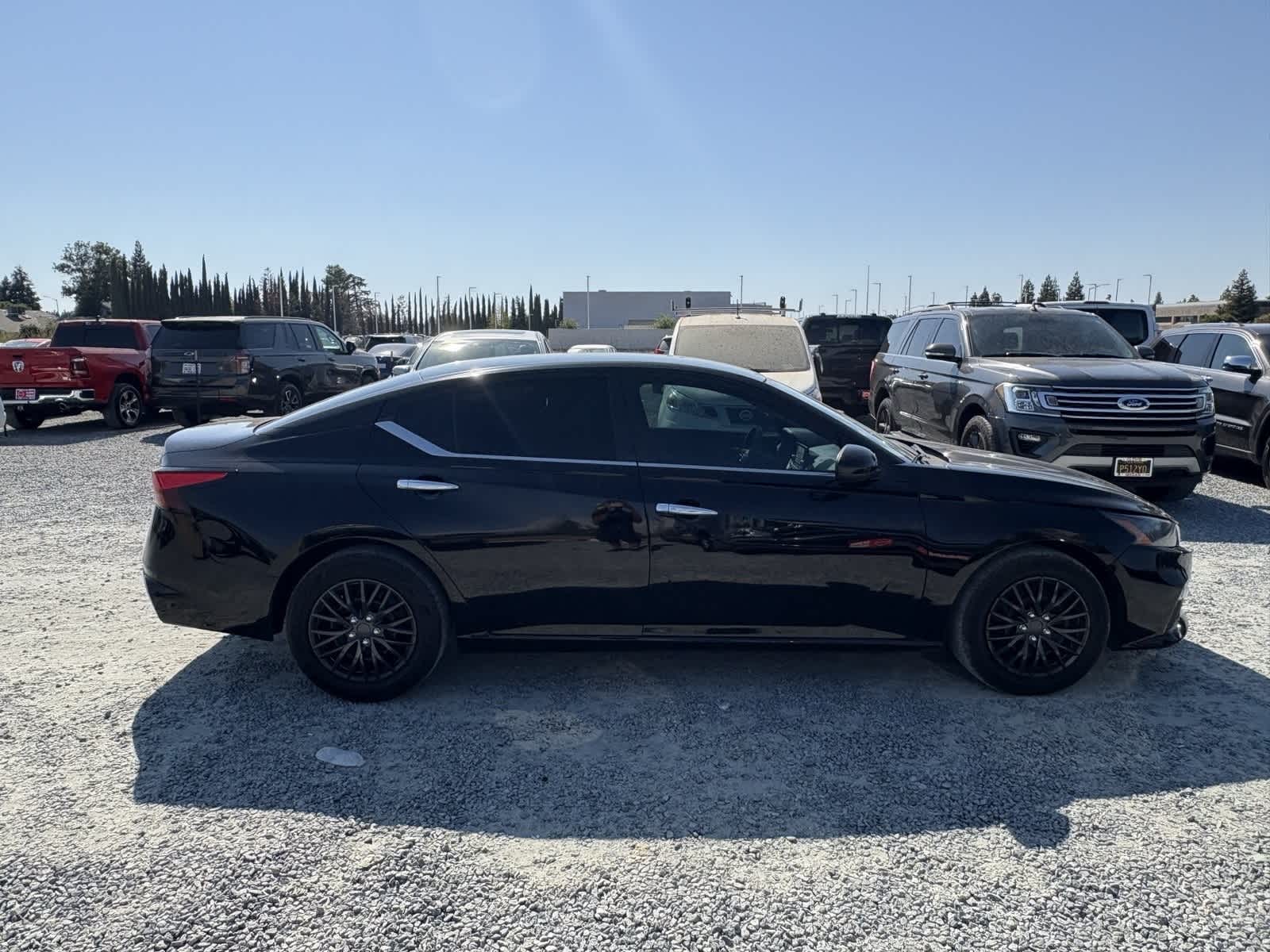 Thumbnail: 2022 Nissan Altima - 9