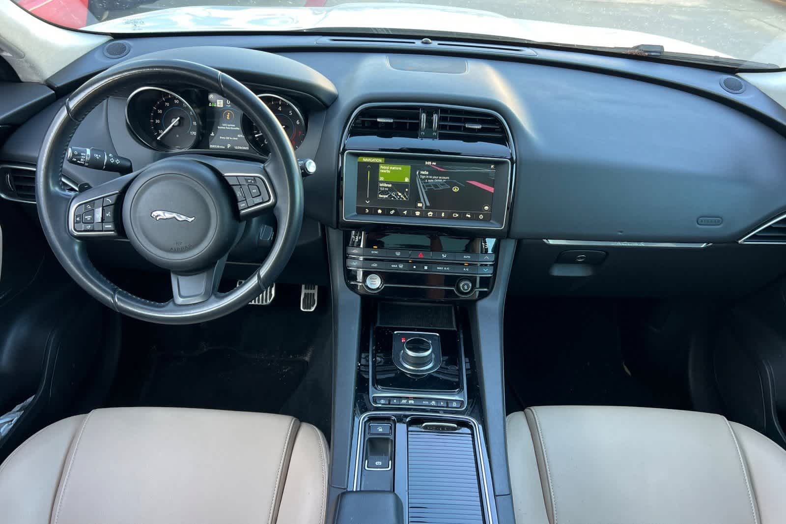 Thumbnail: 2019 Jaguar F-Pace - 4