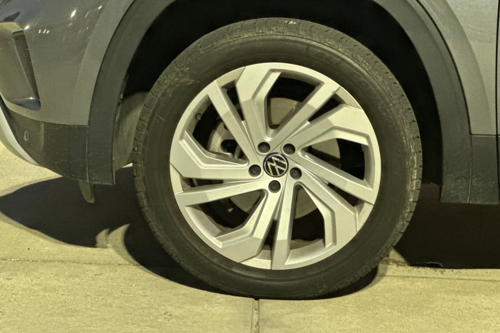 Thumbnail: 2022 Volkswagen Atlas - 24