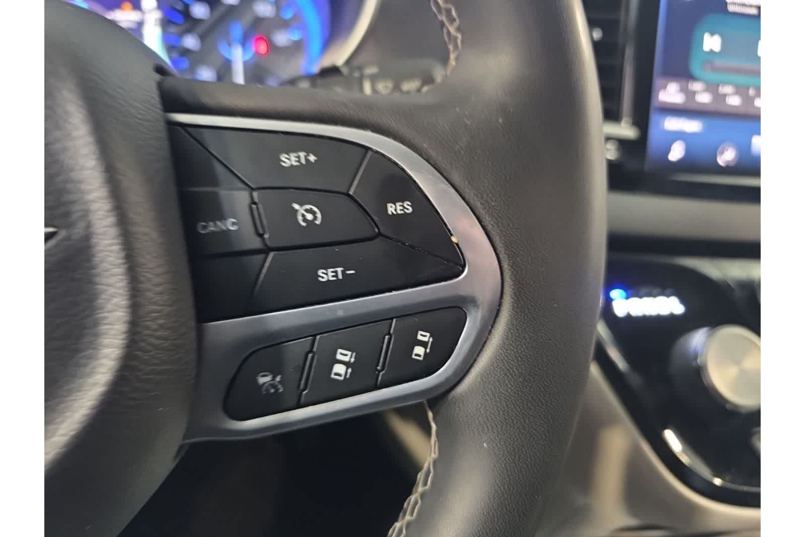 Thumbnail: 2023 Chrysler Pacifica - 27