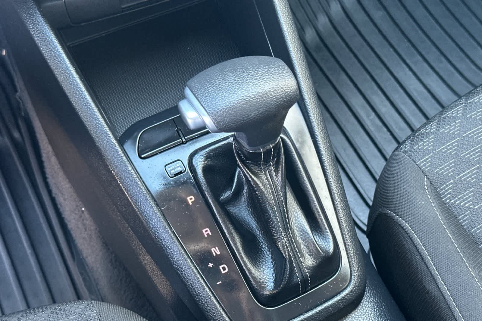 Thumbnail: 2021 Kia Rio - 25