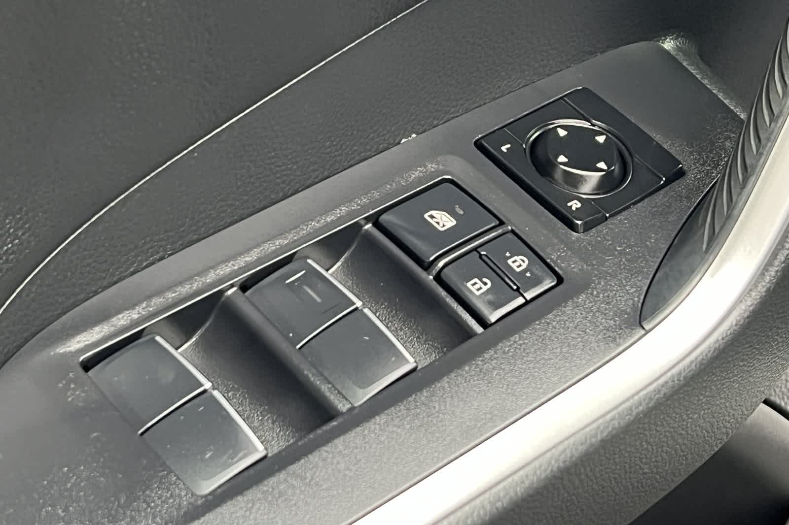 Thumbnail: 2021 Toyota RAV4 - 14