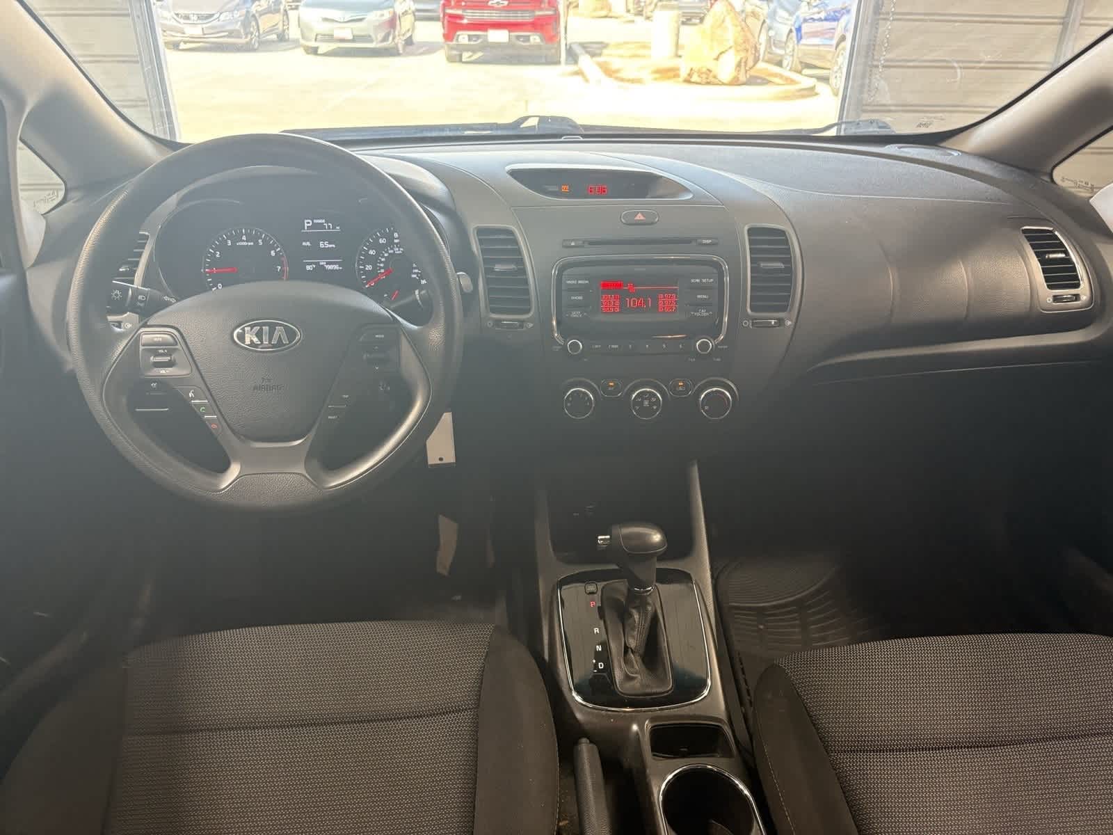 Thumbnail: 2017 Kia Forte - 4