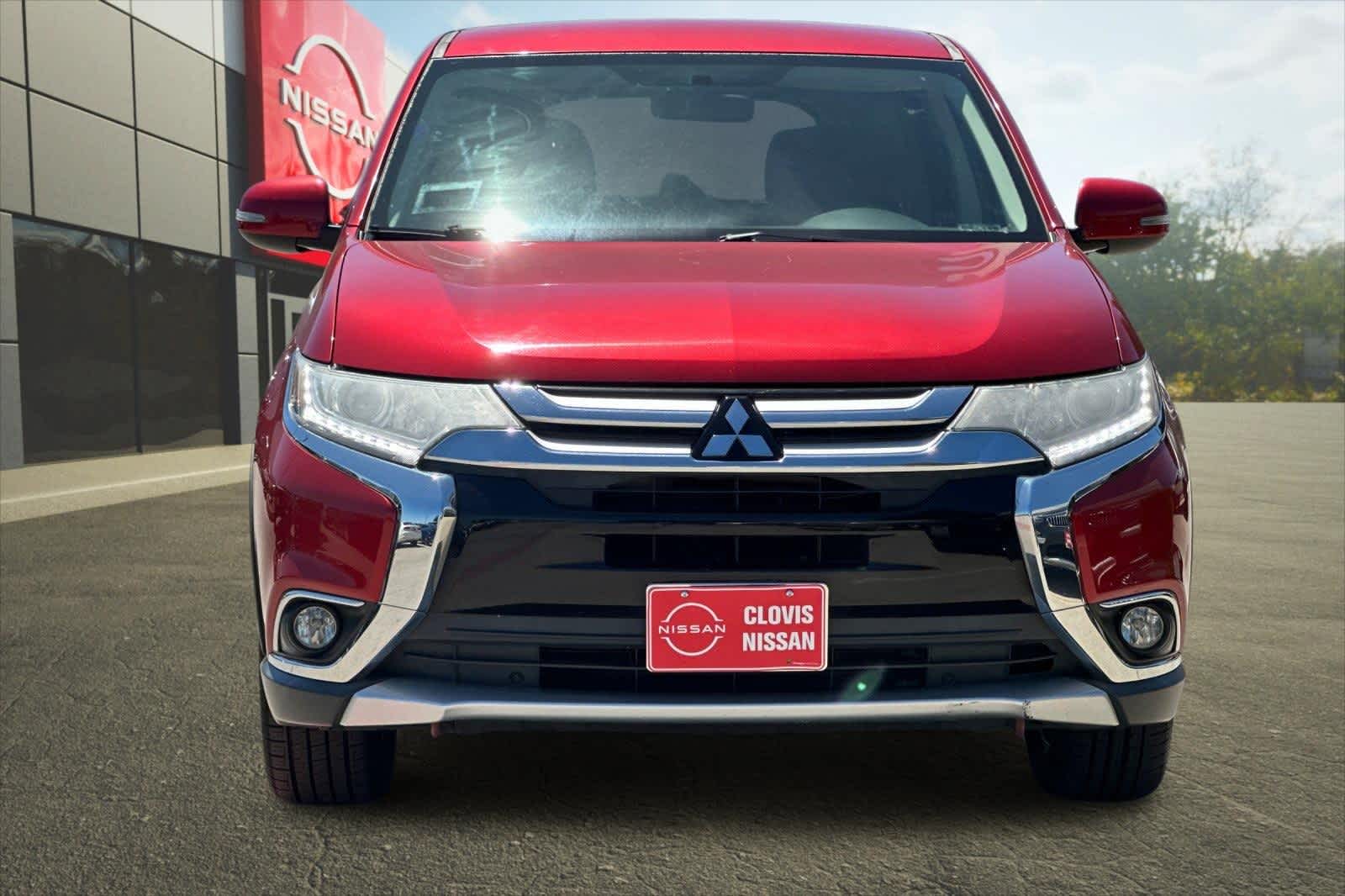 Thumbnail: 2017 Mitsubishi Outlander - 11