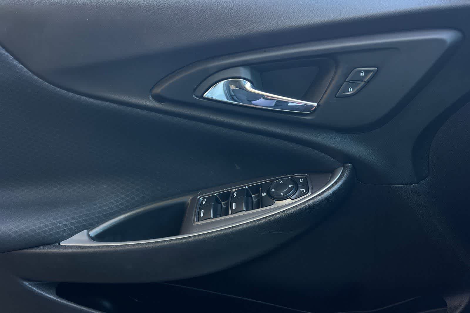 Thumbnail: 2022 Chevrolet Malibu - 15