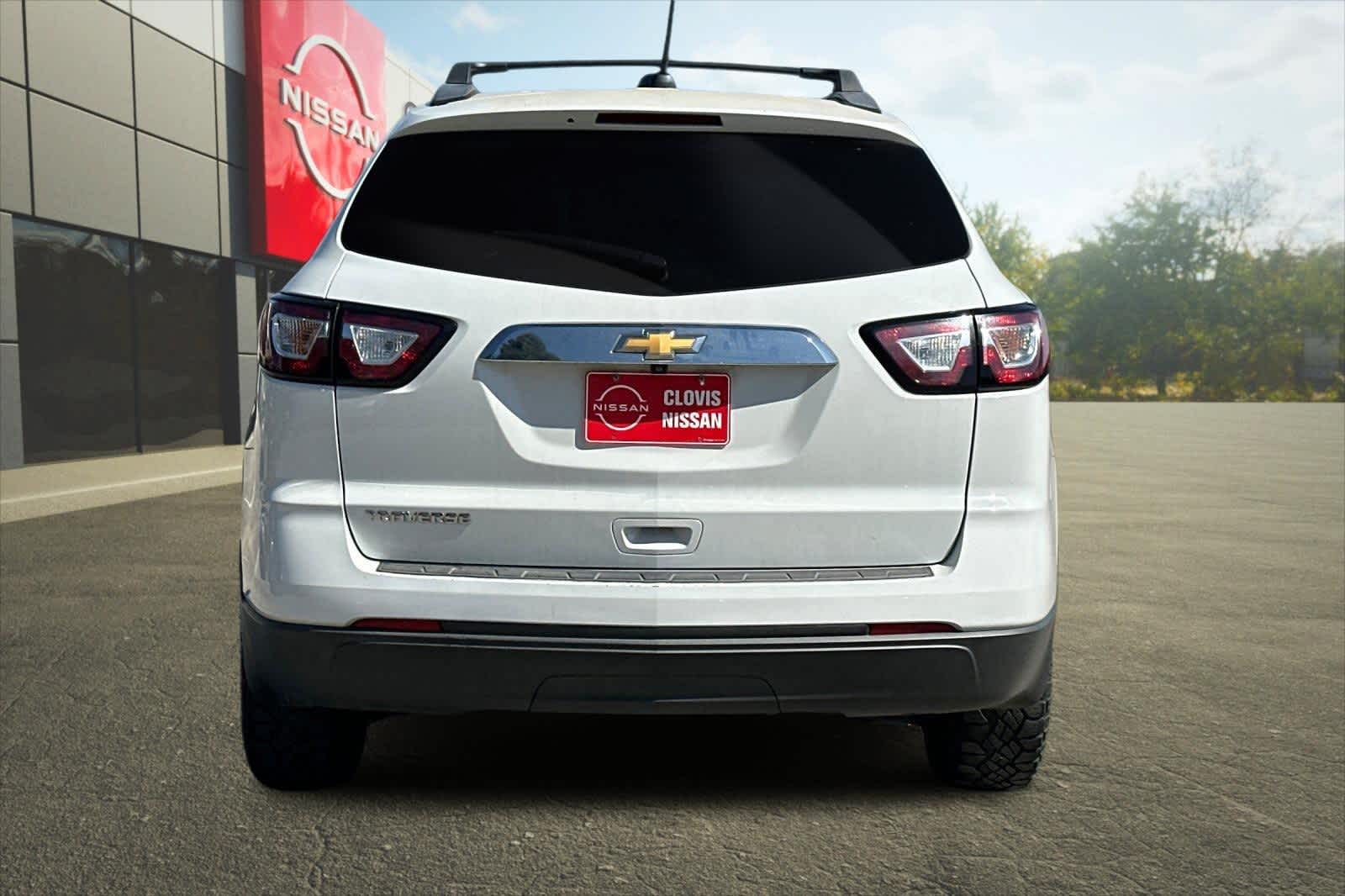 Thumbnail: 2017 Chevrolet Traverse - 8
