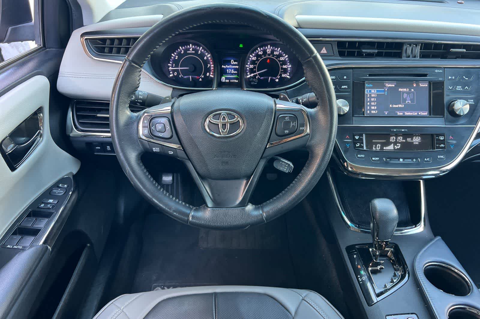 Thumbnail: 2015 Toyota Avalon - 16