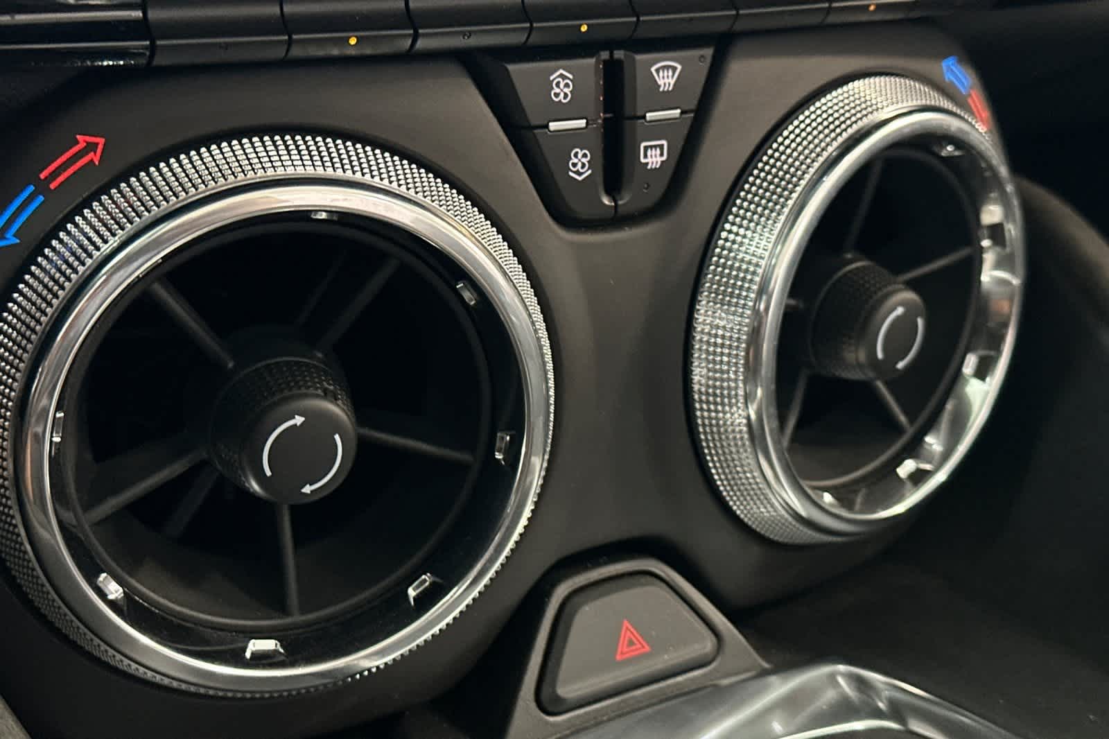 Thumbnail: 2018 Chevrolet Camaro - 22