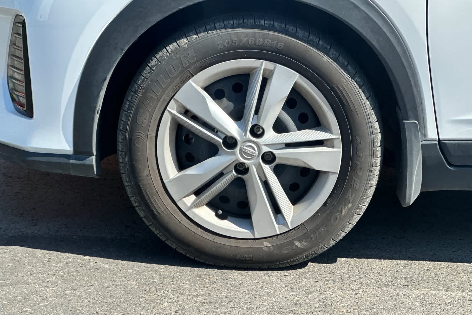 2023 Nissan Kicks S 12