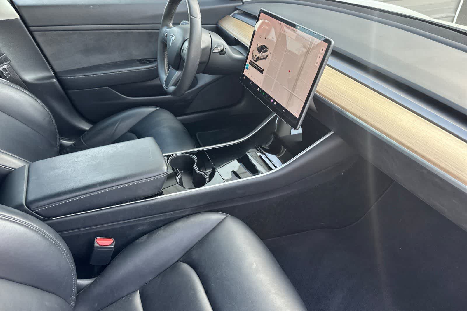 Thumbnail: 2020 Tesla Model 3 - 16