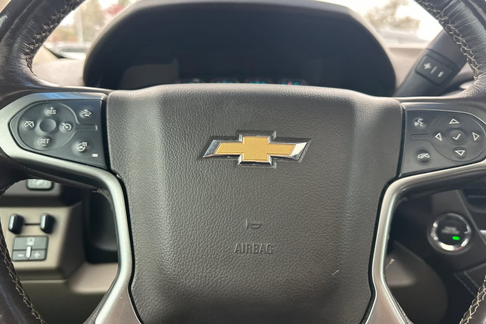 Thumbnail: 2018 Chevrolet Suburban - 27