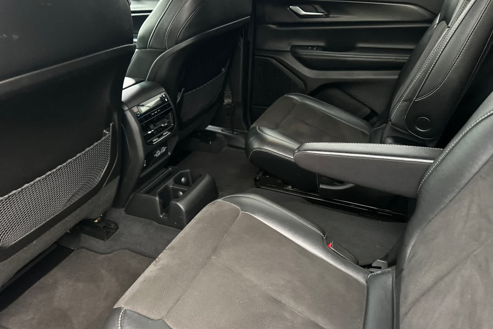 Thumbnail: 2023 Jeep Grand Cherokee - 5