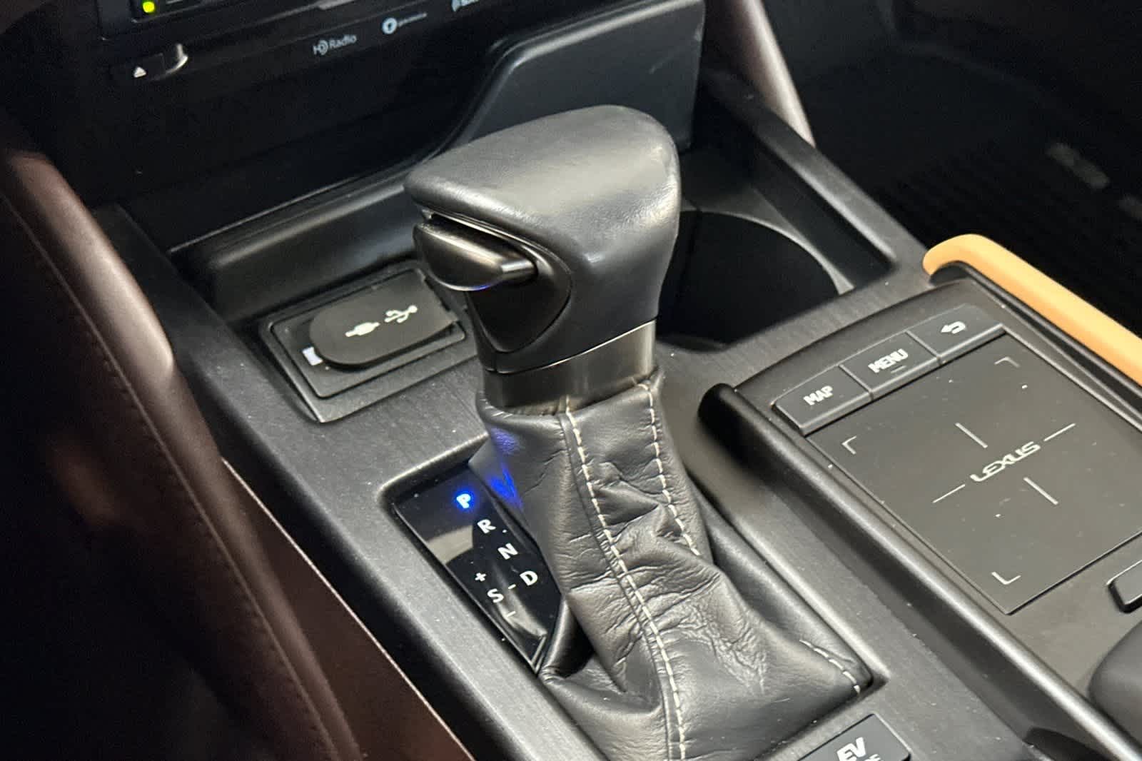 Thumbnail: 2019 Lexus ES - 24