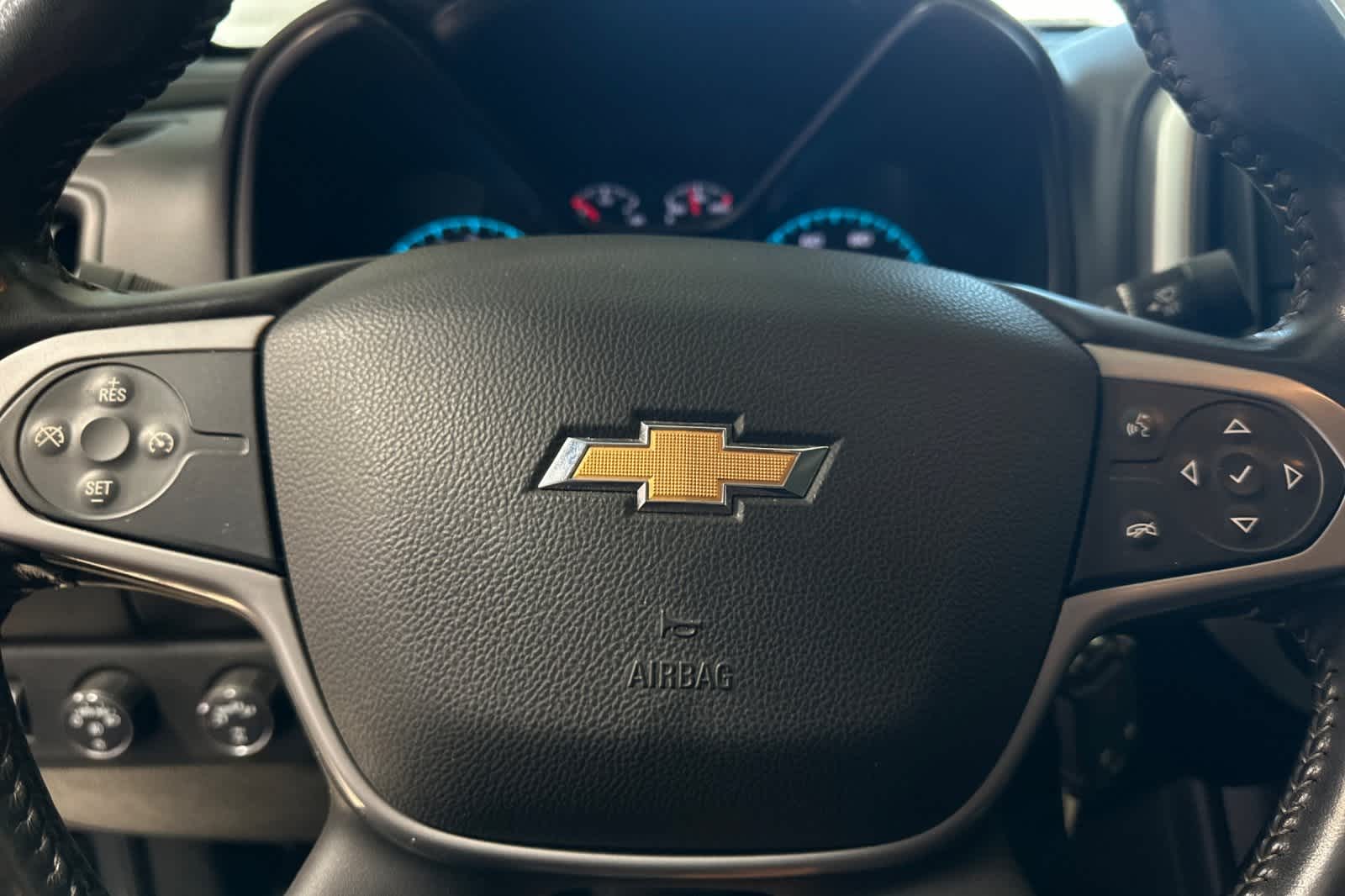 Thumbnail: 2021 Chevrolet Colorado - 24