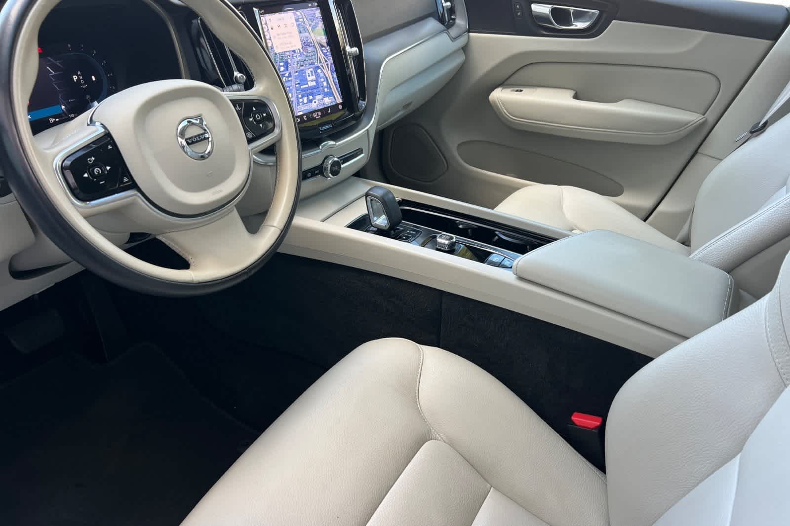 Thumbnail: 2023 Volvo XC60 - 12