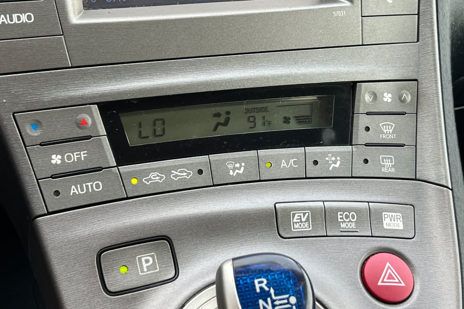 Thumbnail: 2013 Toyota Prius - 21