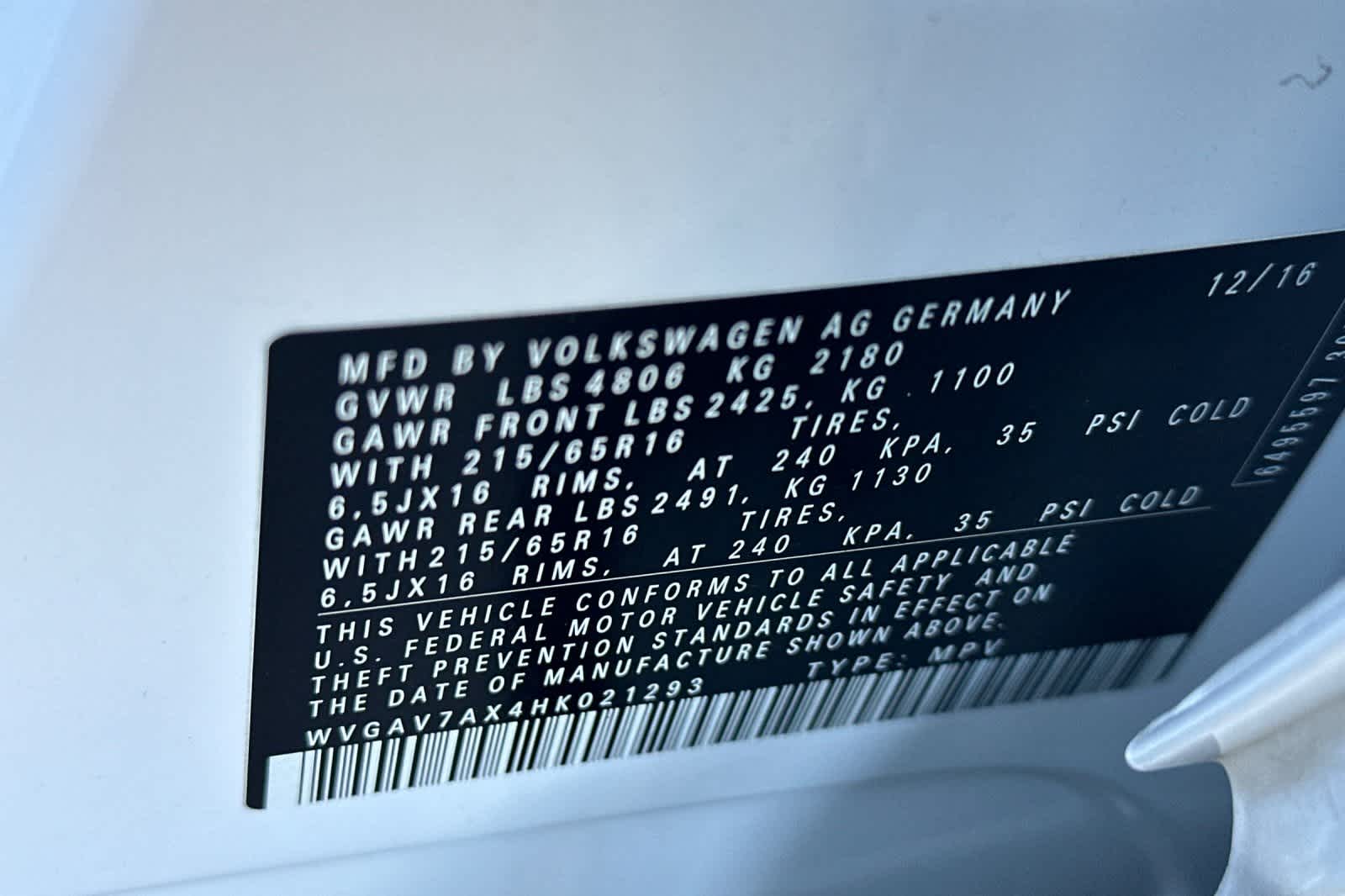 Thumbnail: 2017 Volkswagen Tiguan - 34