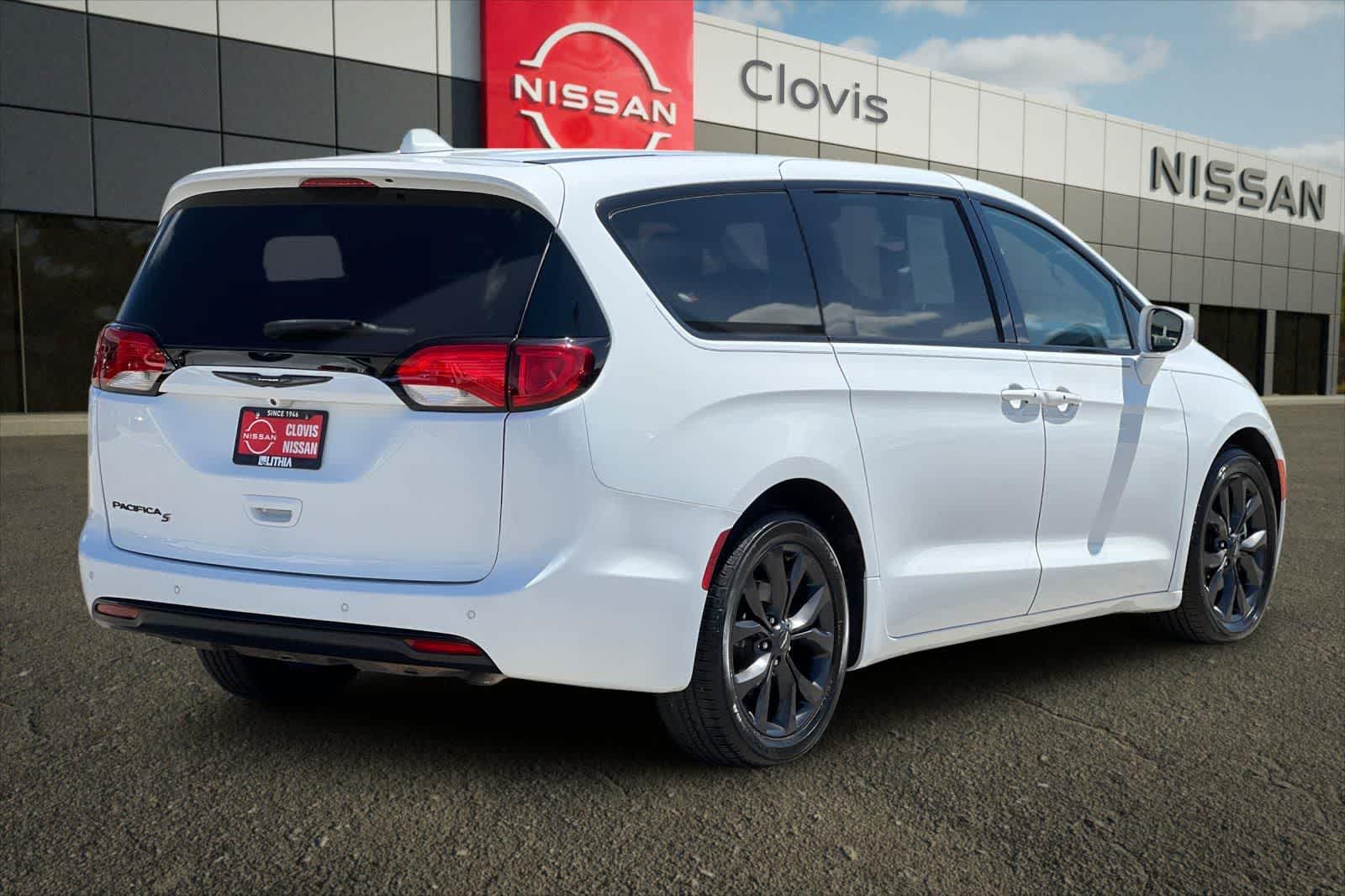 Thumbnail: 2020 Chrysler Pacifica - 2