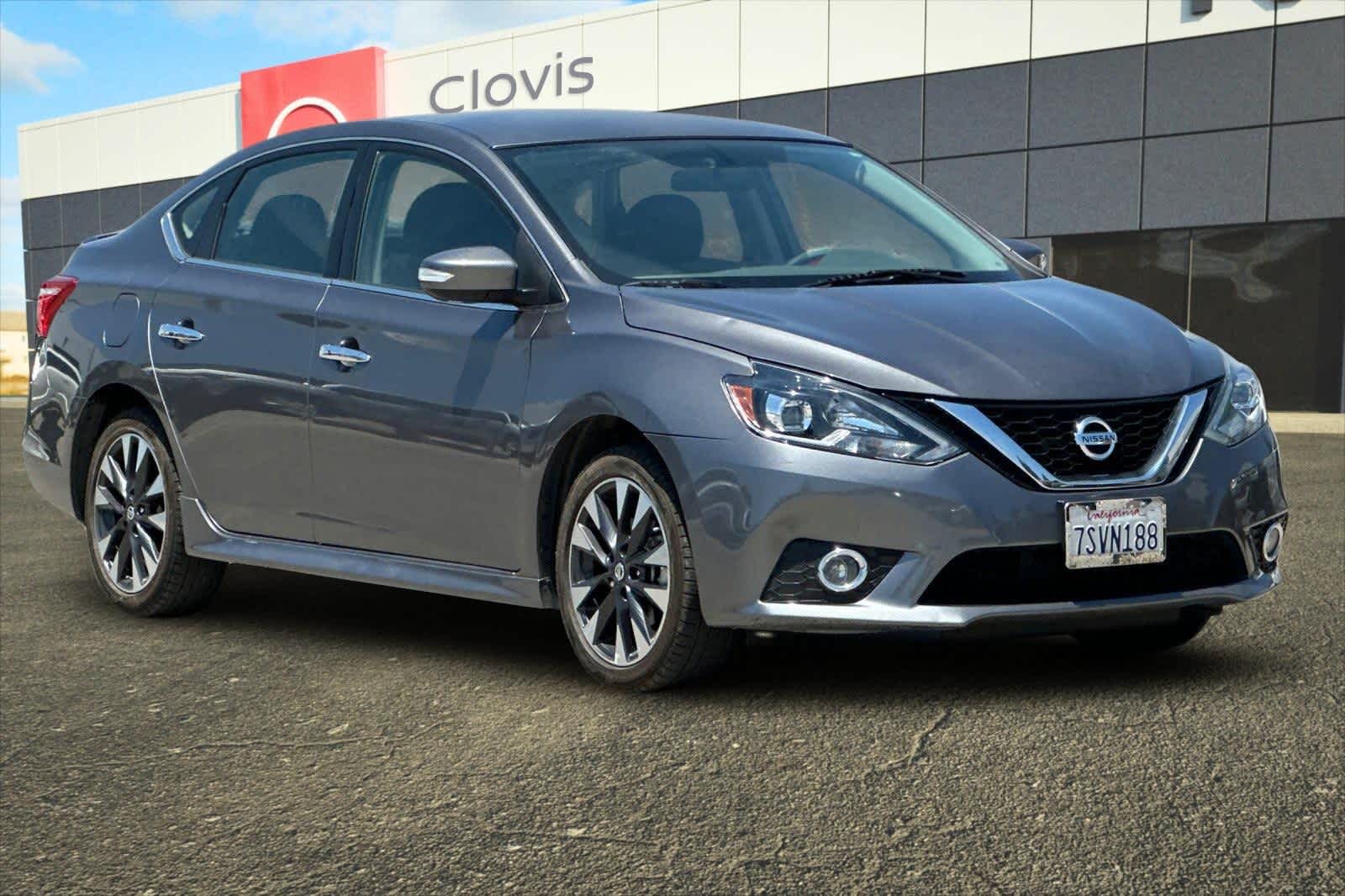 Thumbnail: 2016 Nissan Sentra - 10