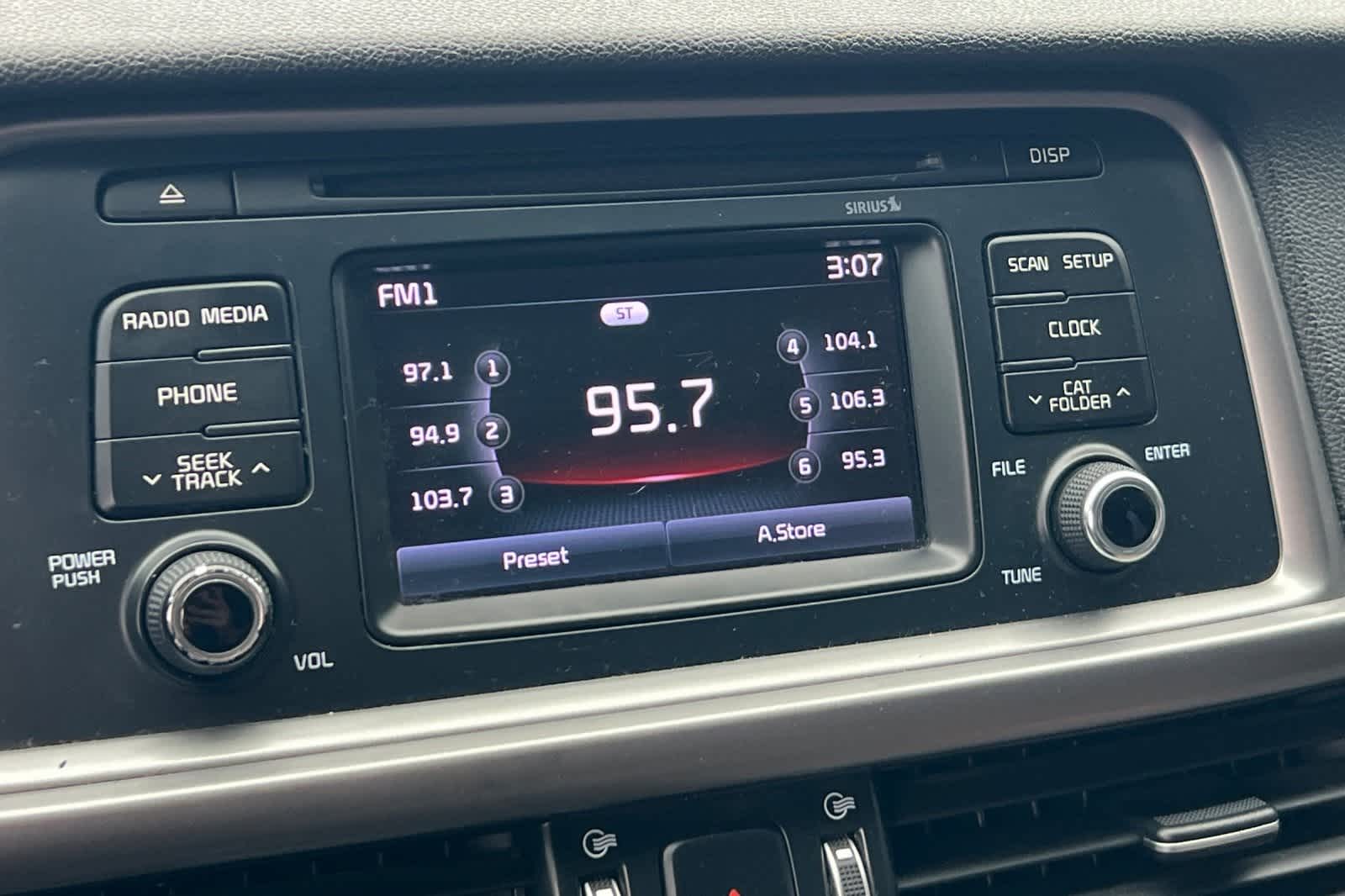 Thumbnail: 2016 Kia Optima - 18