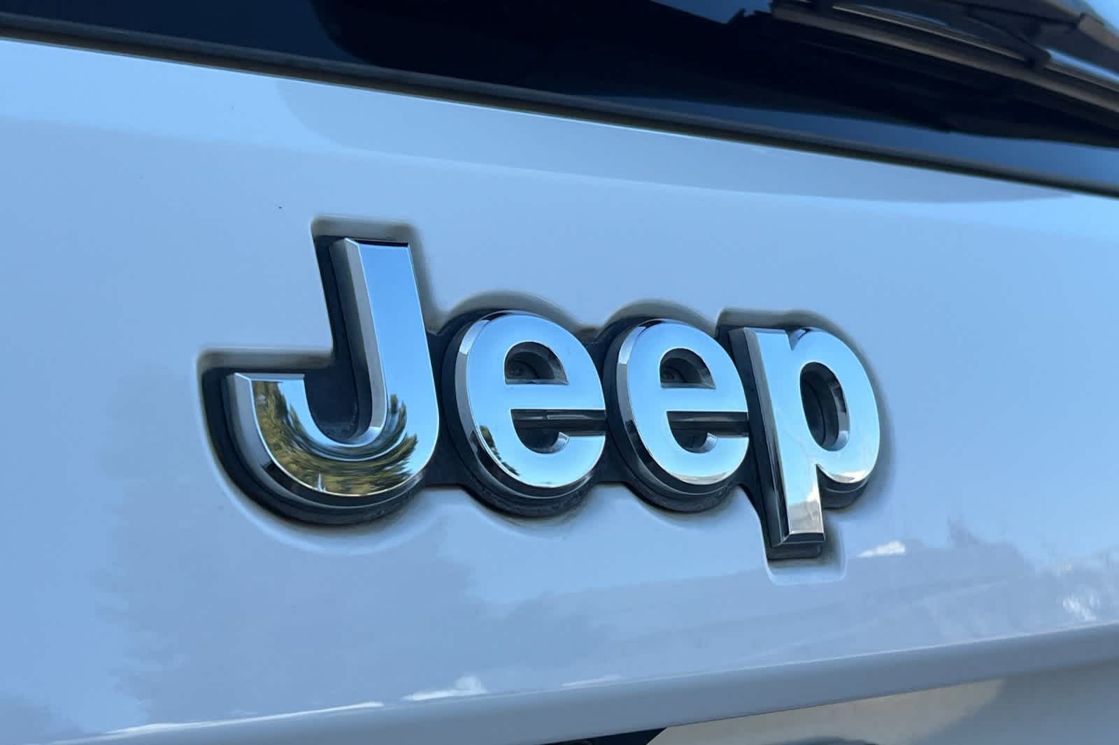 Thumbnail: 2021 Jeep Grand Cherokee - 17