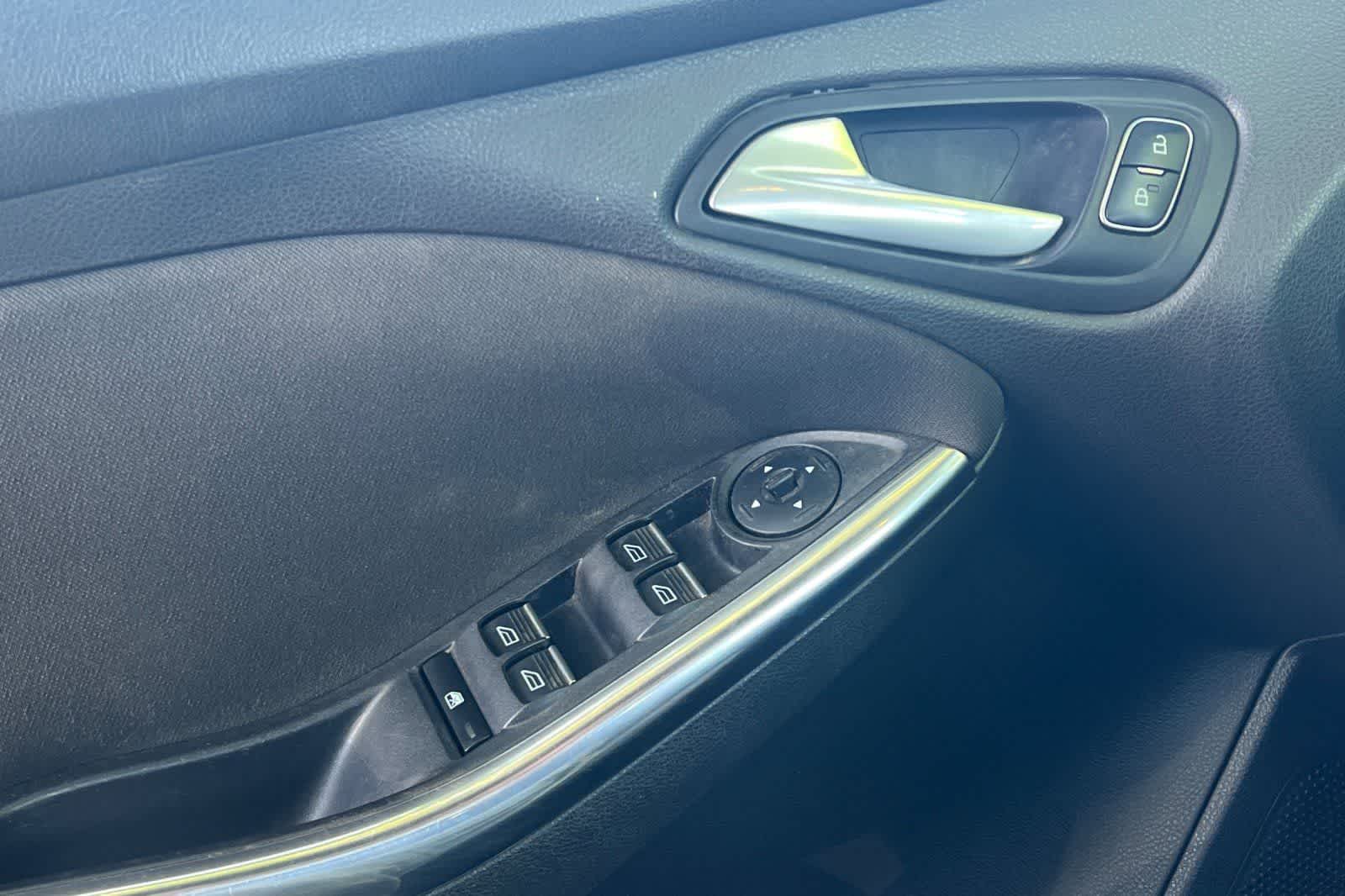Thumbnail: 2016 Ford Focus - 15