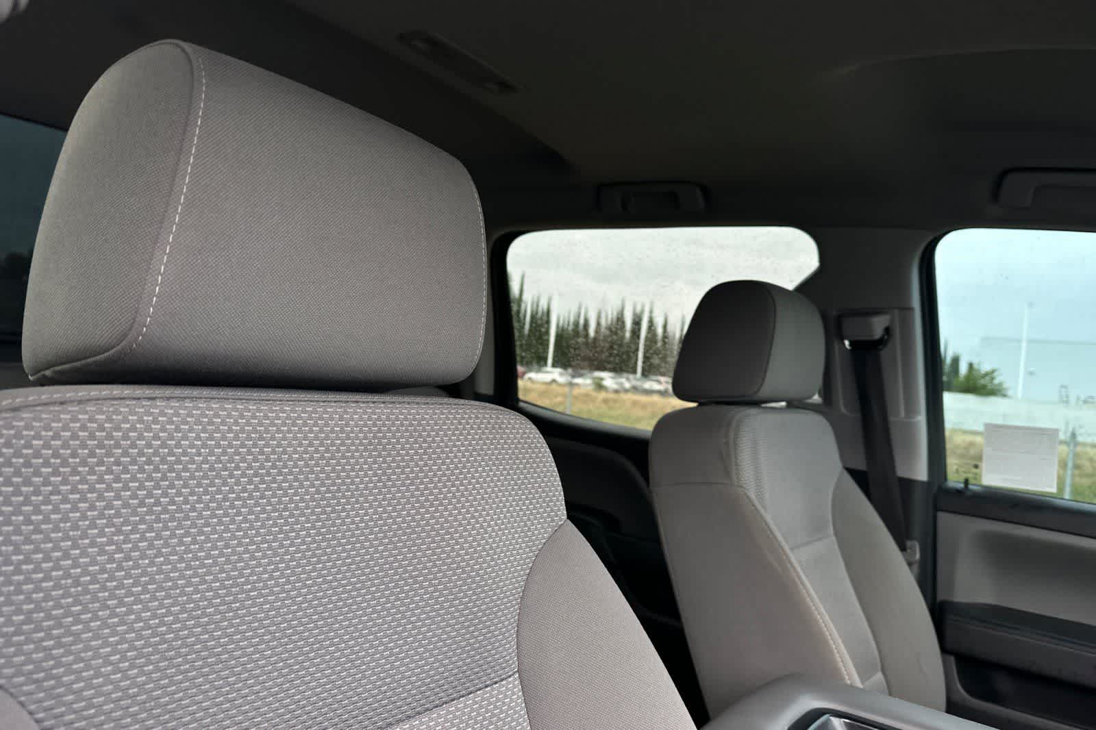 Thumbnail: 2018 Chevrolet Silverado 1500 - 18