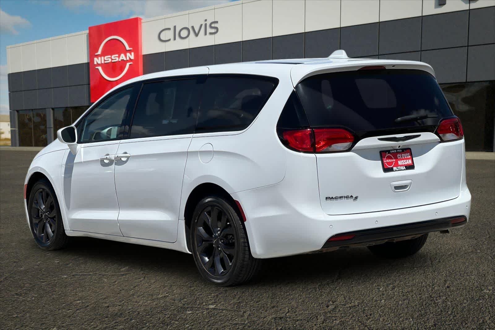 Thumbnail: 2020 Chrysler Pacifica - 6