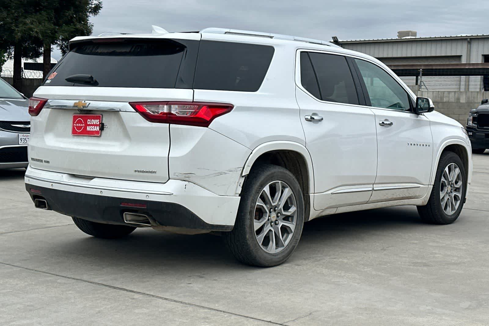 Thumbnail: 2020 Chevrolet Traverse - 3