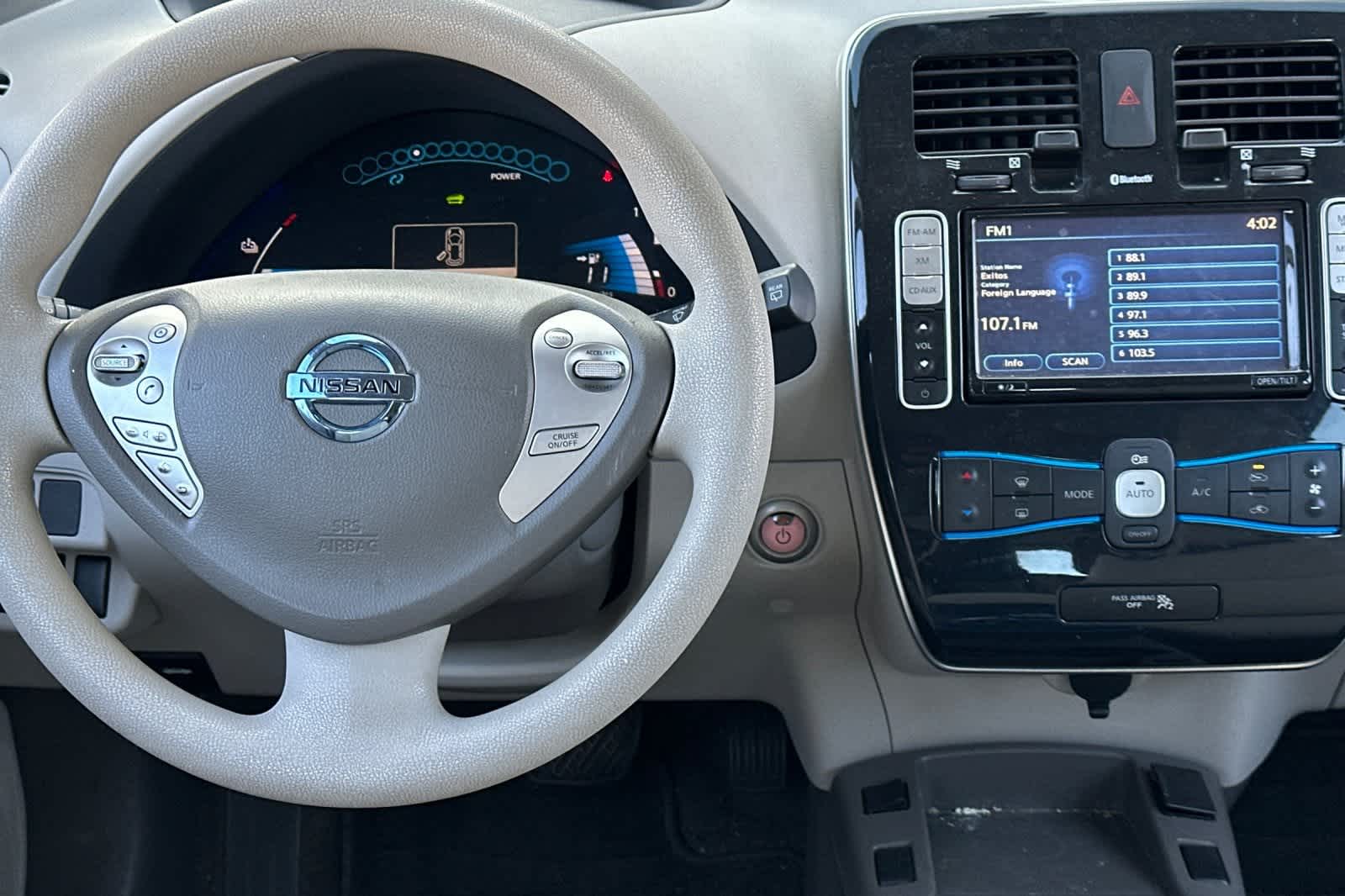 Thumbnail: 2011 Nissan Leaf - 14