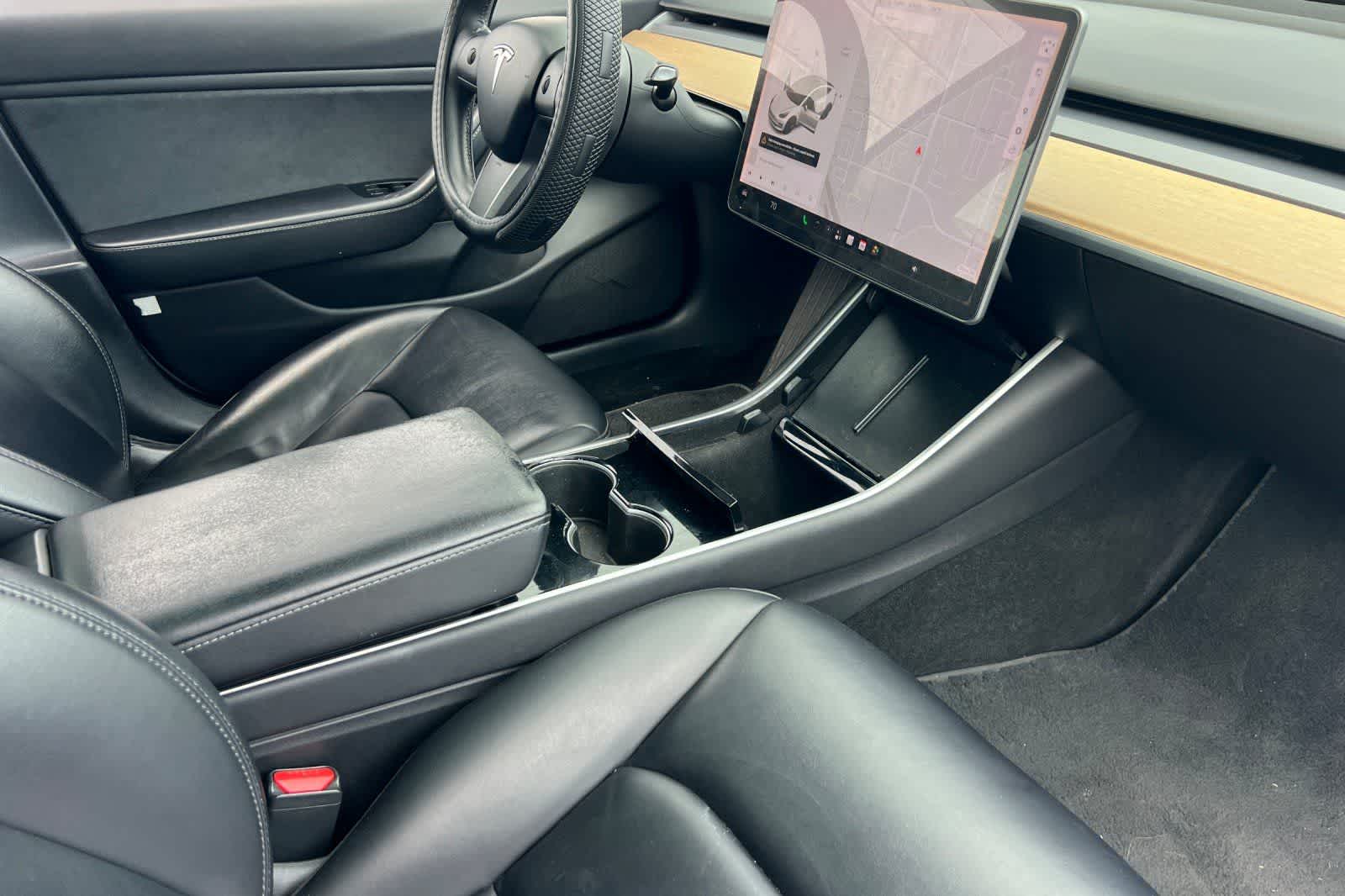 Thumbnail: 2019 Tesla Model 3 - 17