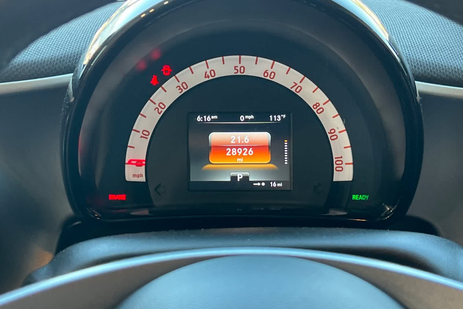 Thumbnail: 2018 smart fortwo - 25