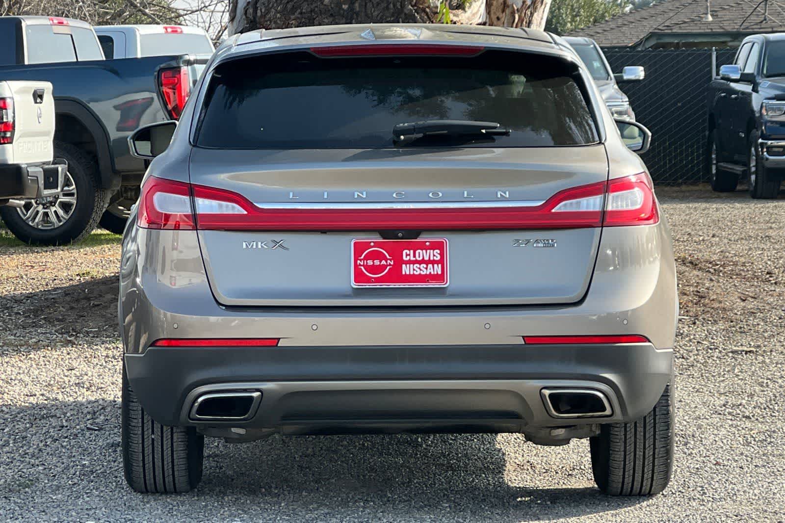 Thumbnail: 2016 Lincoln MKX - 8