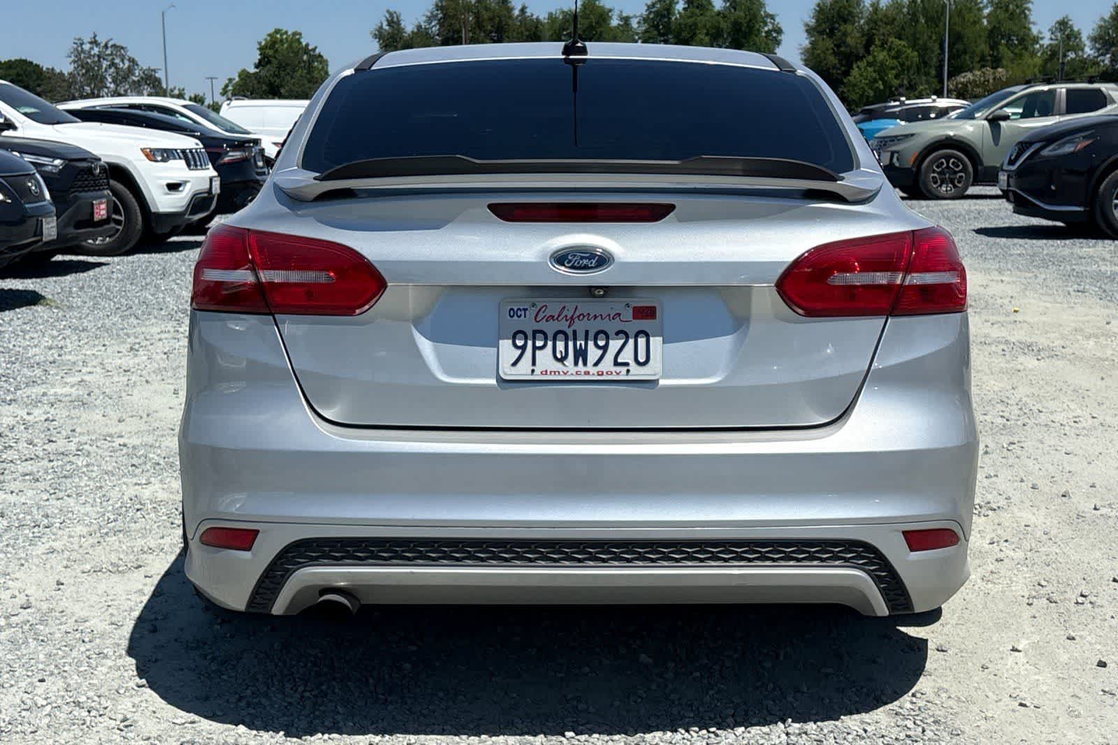 Thumbnail: 2015 Ford Focus - 8